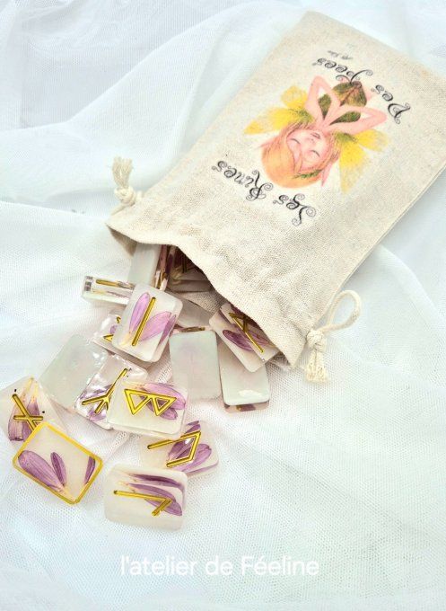 Runes des fée pétales violette 